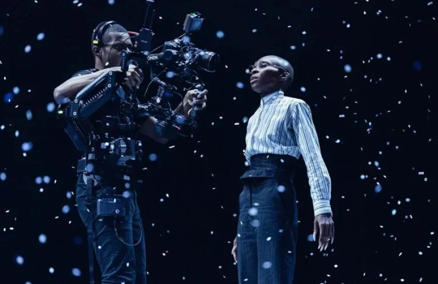 Cynthia Erivo: Visible Teleprompter at Dracula Show Reveals a Rift Between Spectacle and Stagecraft