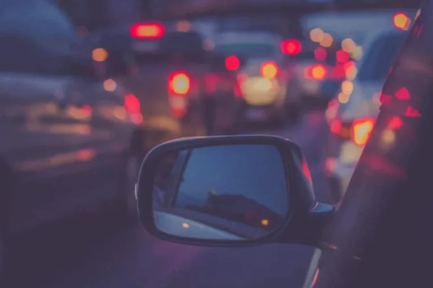 Vehicle Accident Lawyers: Two Separate Two-Vehicle Crashes Injure 1 Each in Valencia and Los Angeles