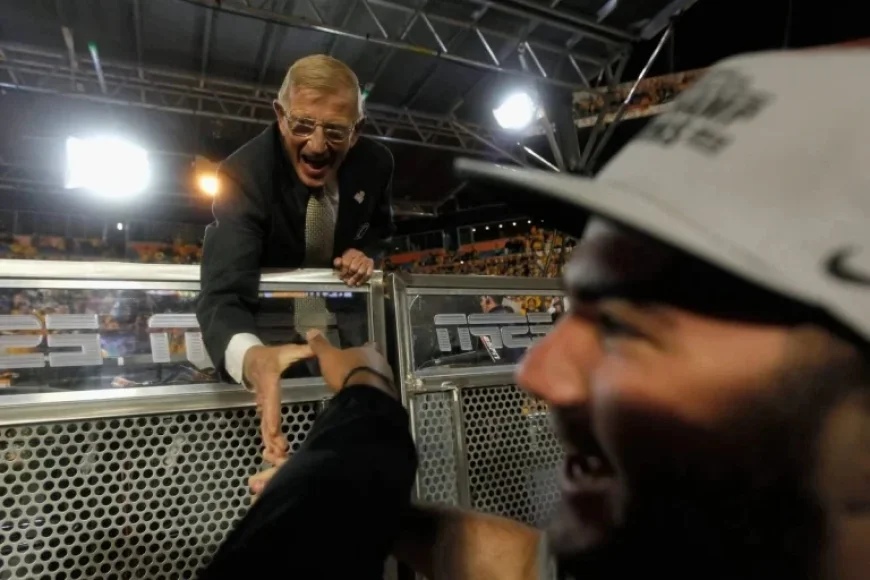 Former Colleagues Reflect on Lou Holtz’s Lasting Broadcasting Influence