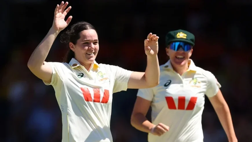 India Women Vs Australia Women: Hamilton’s Debut and Australia’s Bold Call to Bowl in Perth