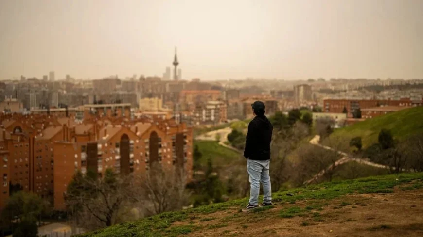 Bbc Weather: Saharan Dust Sweep Signals Spring Sky Shift