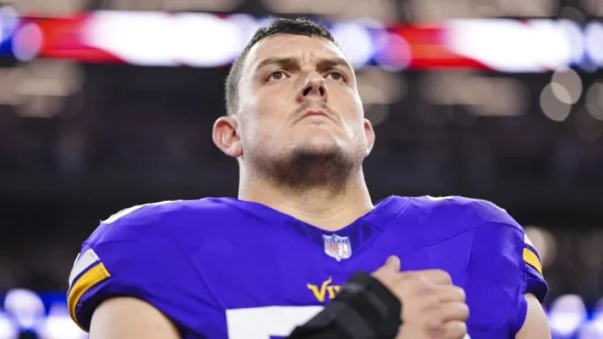 Vikings Center Ryan Kelly Announces Retirement