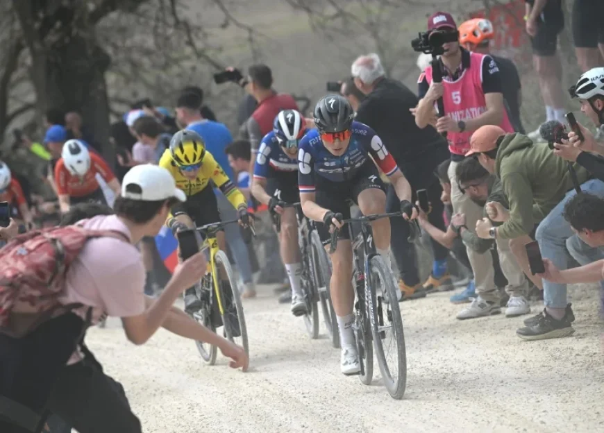 Strade Bianche 2026: 126 riders, Vollering’s defence and Pogacar’s playful bid
