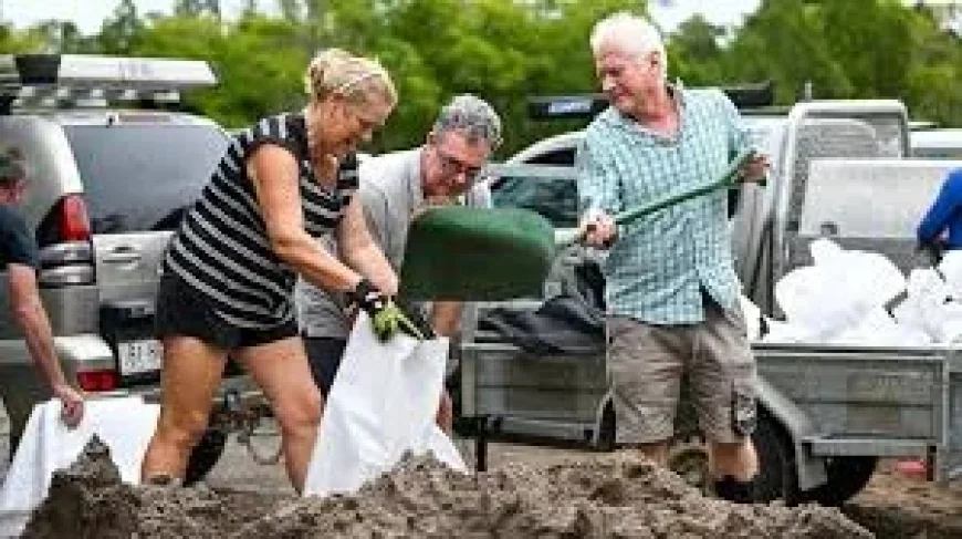Australia Heavy Rainfall Forecast: 3 Alarming Headlines as Brisbane Battles Floods