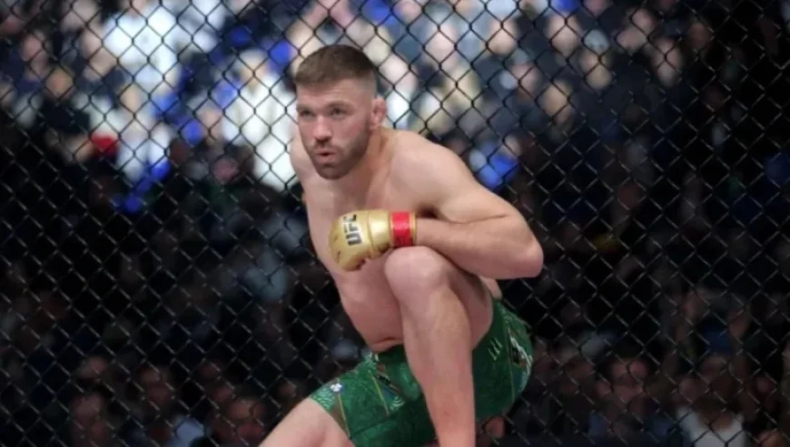 Khamzat Chimaev and the quiet middleweight standoff: Du Plessis claims he felt a champion “didn’t want to be there anymore”