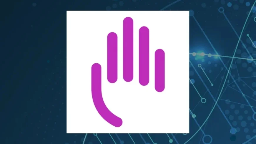 Stake Shifts: First Trust Grows Position as Kahn Sells and Edgar Lomax Cuts — Institutional Moves Reframe BMY Ownership