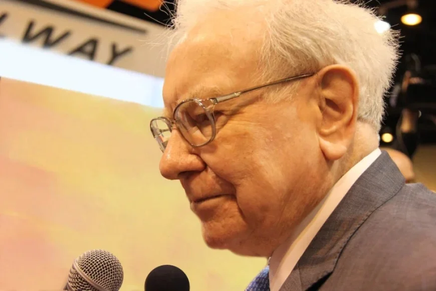 Stock Market Crash: Buffett’s ‘Playing With Fire’ Warning and Why Next Week Isn’t Certain