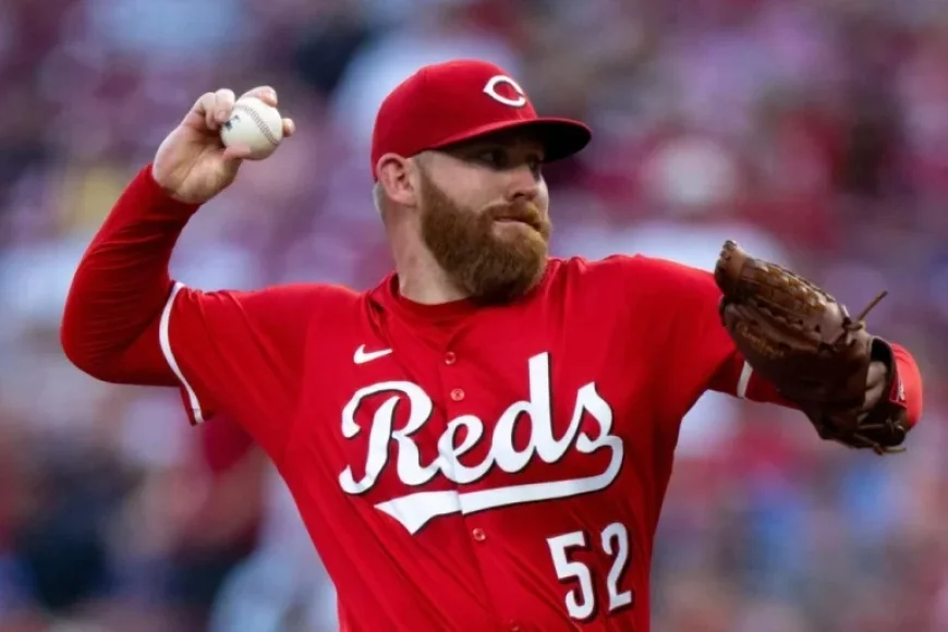 Nationals Sign Pitcher Zack Littell