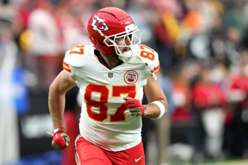 Travis Kelce to Enter 14th NFL Season, Chiefs Future Uncertain