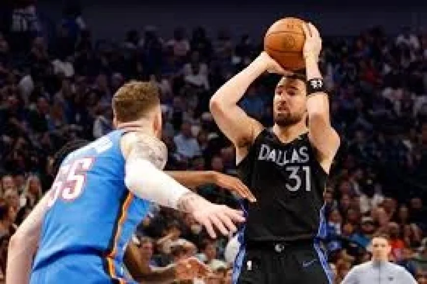 Klay Thompson exits Mavericks-Thunder with adductor injury