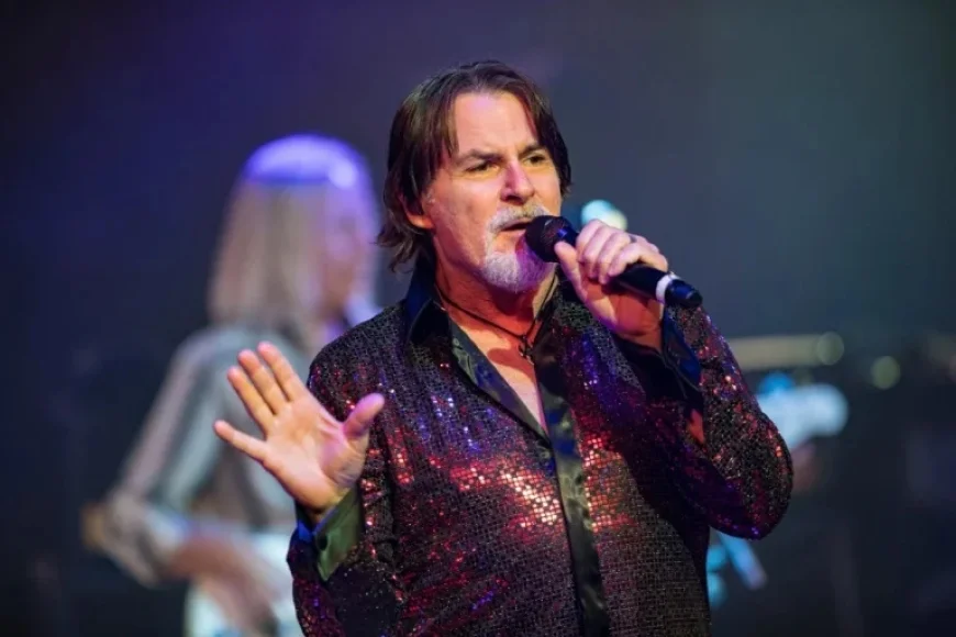 Boston Rock Band Singer Dies at 60