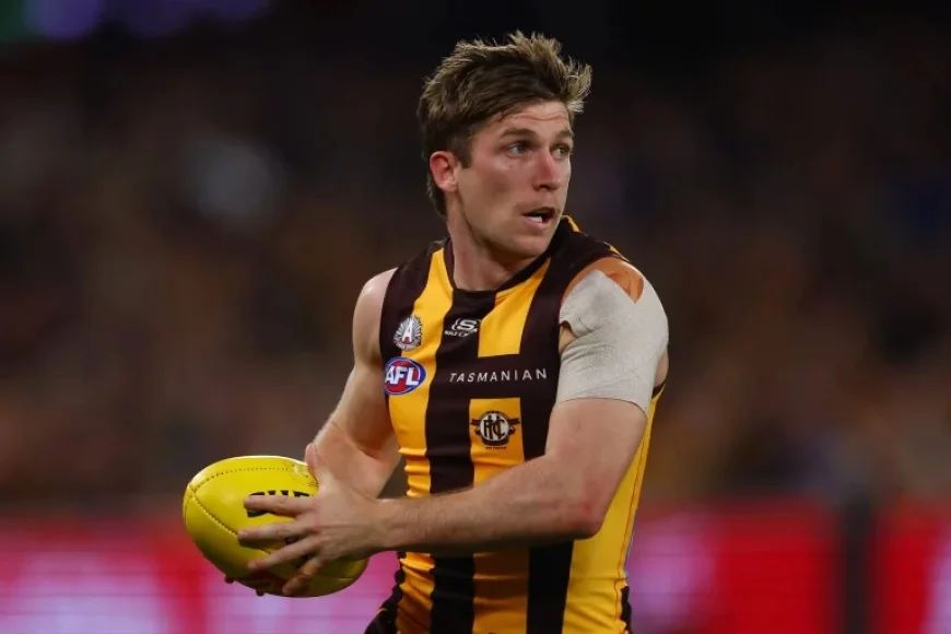 Dylan Moore Afl: Hawks Pair Spent Night in US Jail After Trespassing