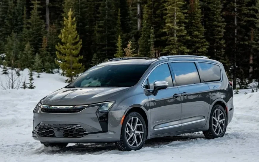 The 2027 Chrysler Pacifica Looks Like a Kia Knockoff — Orders Open for Windsor‑Built Model