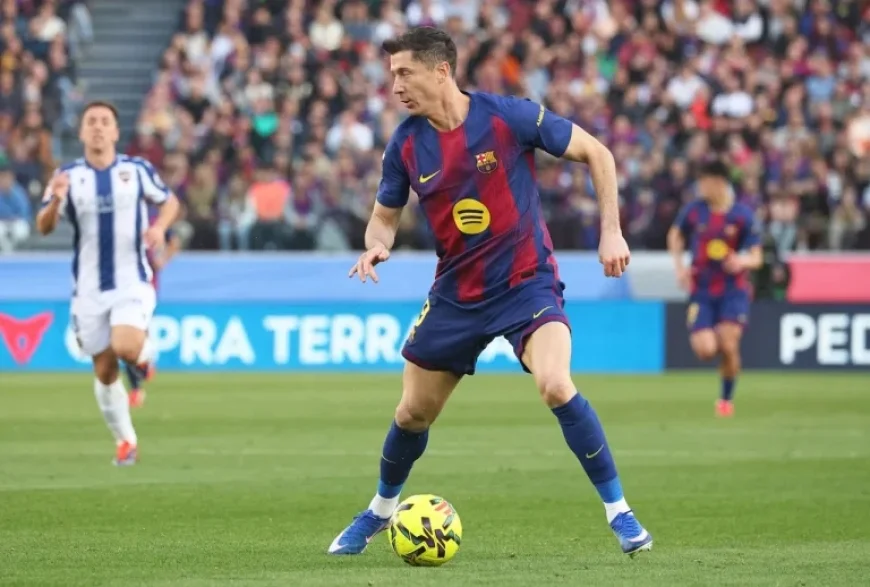 Robert Lewandowski Starts in Barcelona XI for Newcastle Clash — Three Tactical Questions