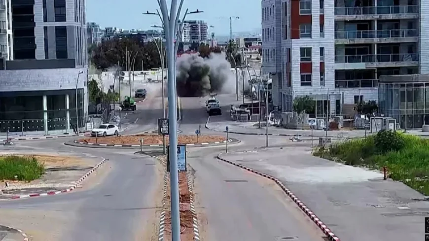 Sound of Impact: CCTV Reveals Moment an Iran Missile Hit Central Israel