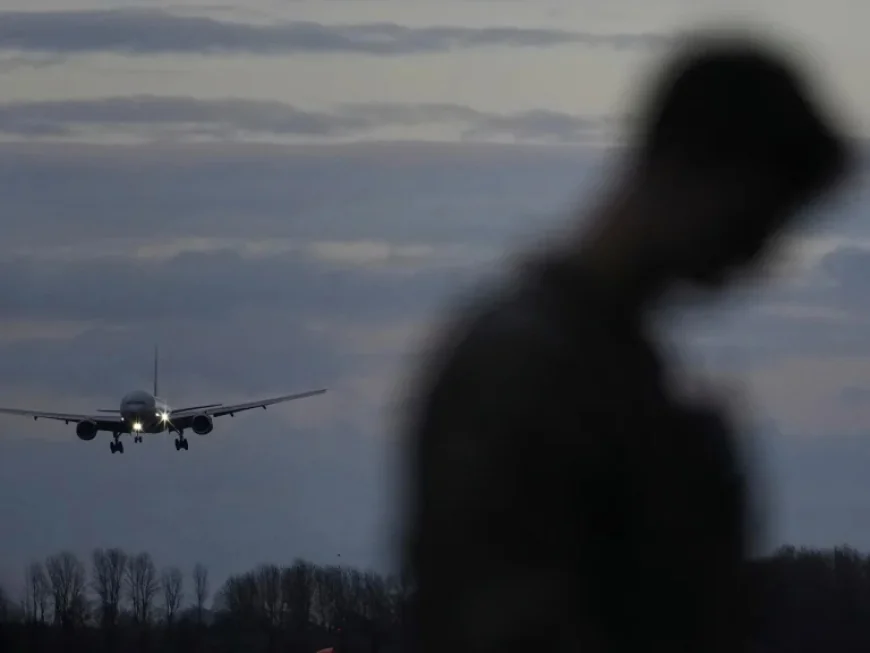 Kc-135 Down Over Western Iraq: US Military Launches Rescue Effort