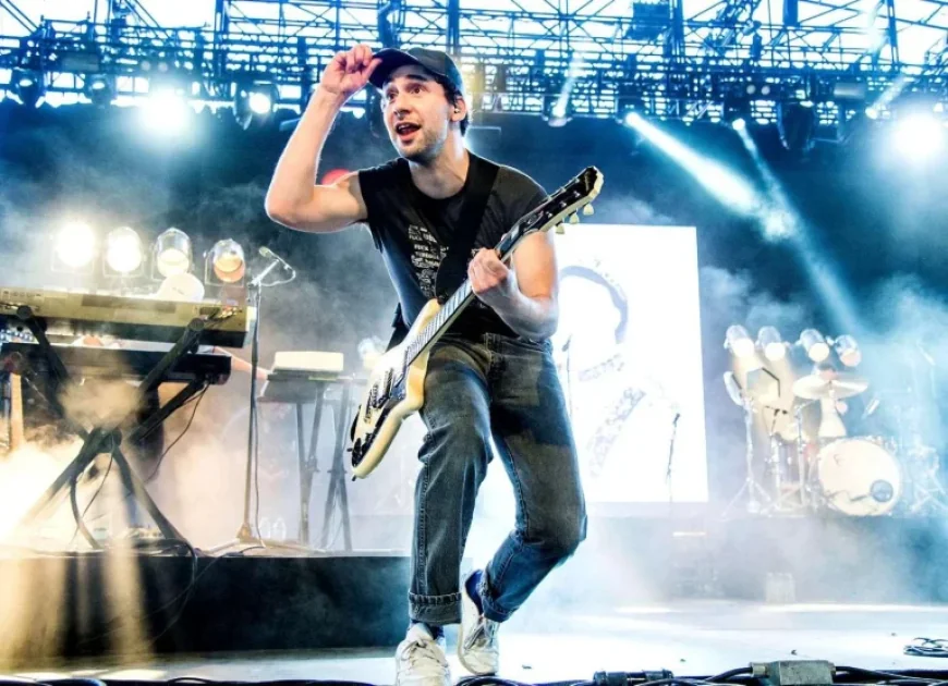 Margaret Qualley and the ‘dirty wedding dress’ trail: Bleachers’ tour rollout hints at a carefully staged reveal