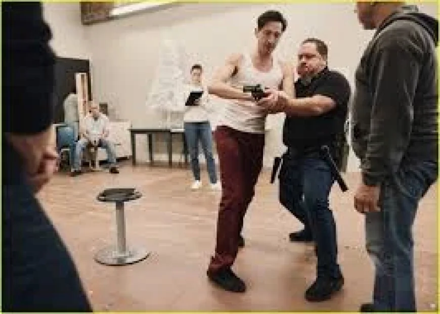 Adrien Brody & Tessa Thompson Give Inside Look at Rehearsal Room for Their Broadway Play ‘The Fear of 13’