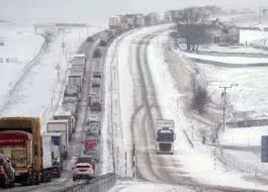London Weather and a Snow-Covered Roof: How Wintry Air Is Returning to the UK and to People’s Lives