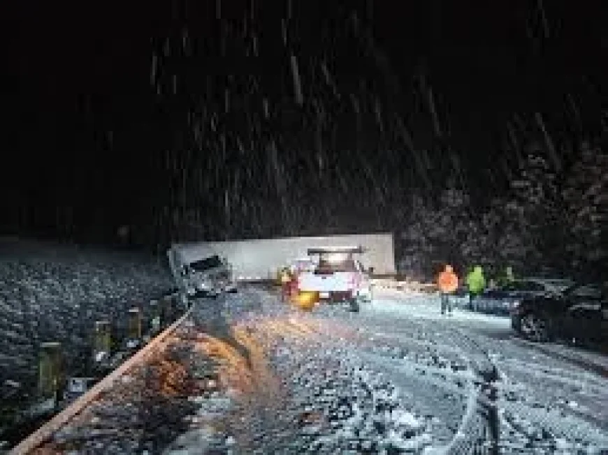 Snoqualmie Pass Conditions: 3 early-morning choke points as snow, trees, and crashes disrupt western Washington routes