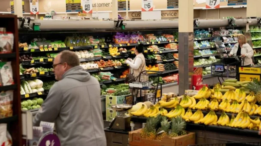 US Economy Grows 0.7% Amid Looming Iran Conflict Risks