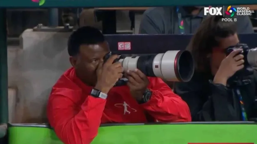Ken Griffey Jr Brings a Camera to the WBC Sideline, and the Photos Are Going Viral