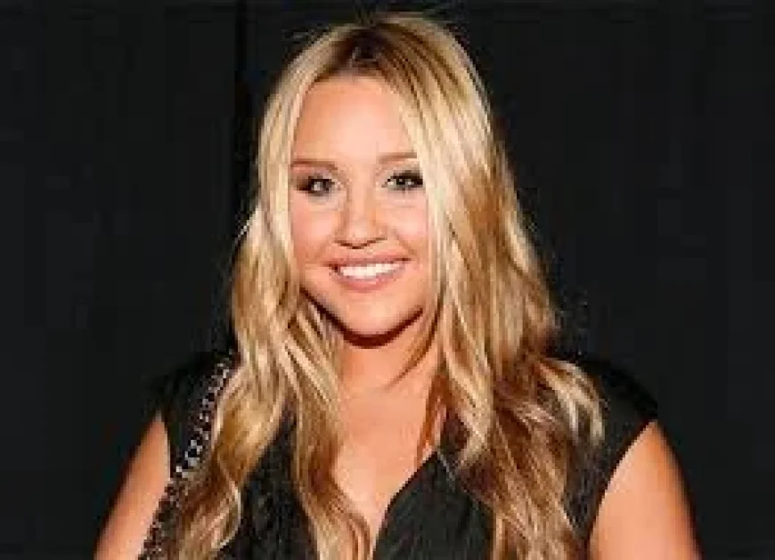 Amanda Bynes debuts 30-pound weight loss during Los Angeles outing with boyfriend