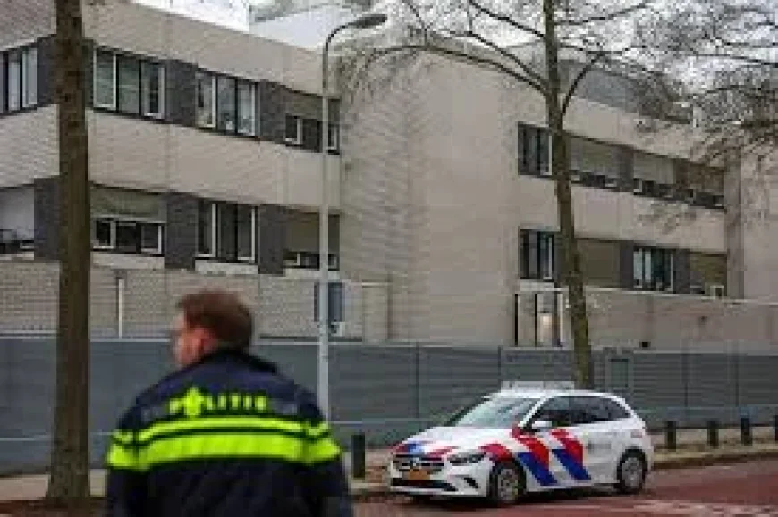 Amsterdam Jewish School Hit by Explosion as Mayor Calls It a ‘Deliberate Attack’