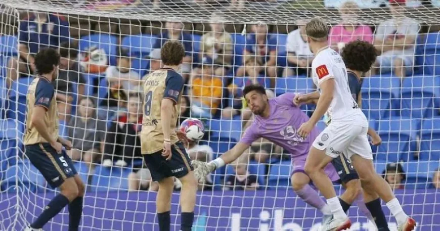 Aleague Upset: Cosgrove’s Double Steers Auckland Past Newcastle and Ends Jets’ 10-Game Run