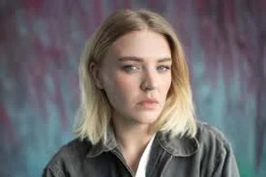 Rebecca Lucy Taylor Anchors a 50th‑Anniversary Teeth ‘n’ Smiles Revival — A Bold Pivot from Stage to Stage