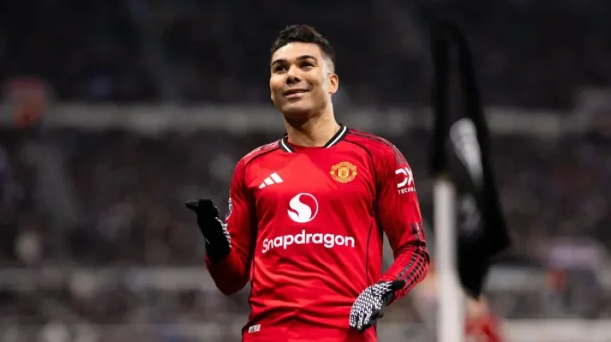 Casemiro U-turn considered as Man United weigh contract moves
