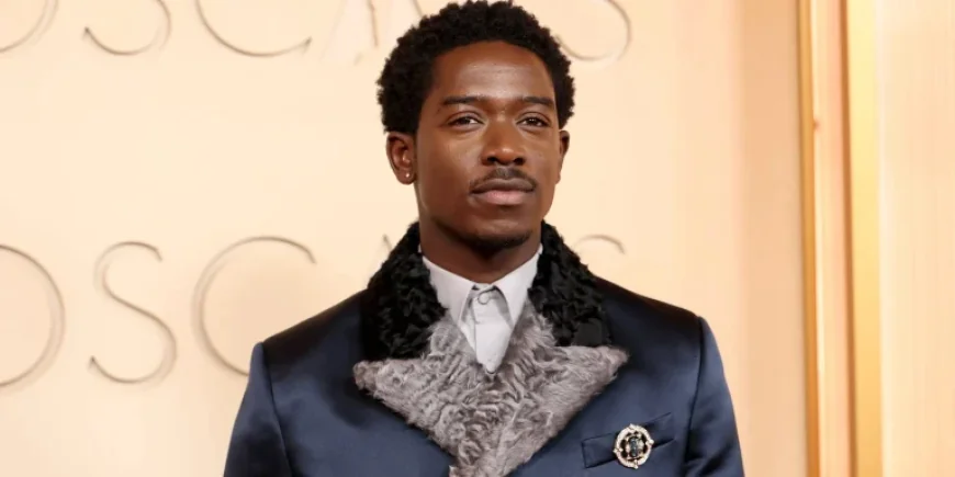Damson Idris Wears Original Marquise Blue Diamond Brooch on Oscars Red Carpet