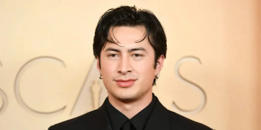 Hudson Williams at the Oscars: 3 Revelations from a Debut That Merged Fashion, Fame and a Teaser