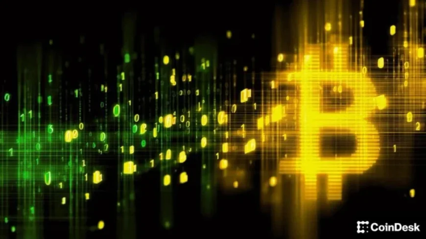 Bitcoin Eyes Best Week Since 2025, Tech Stock Correlation Weakens