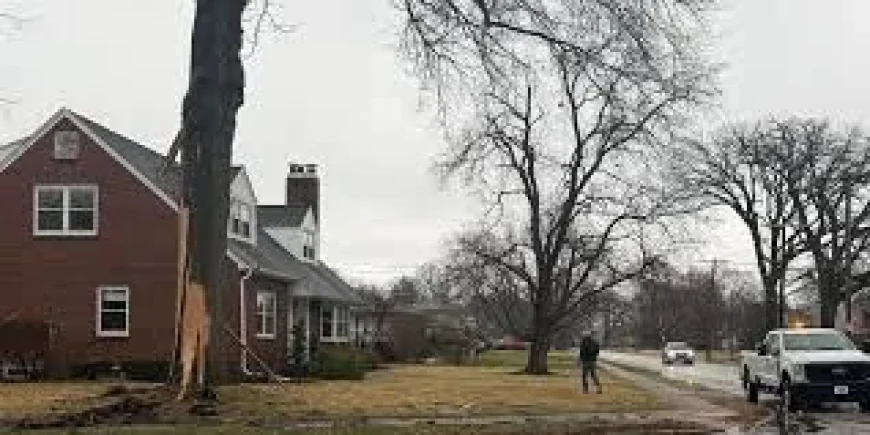 Kwqc: A Lightning Strike Shatters Windows in Davenport — and Exposes a Quiet Gap in What Residents Are Told