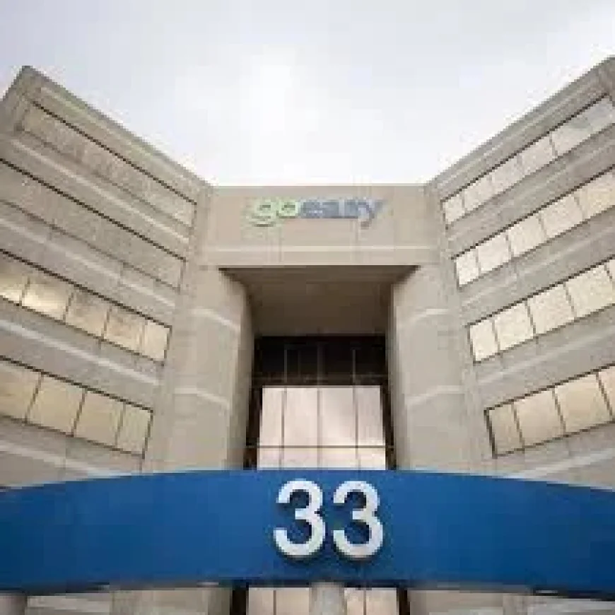 Uber Stock: Robotaxis, Air Taxis, and a Wall Street Paradox