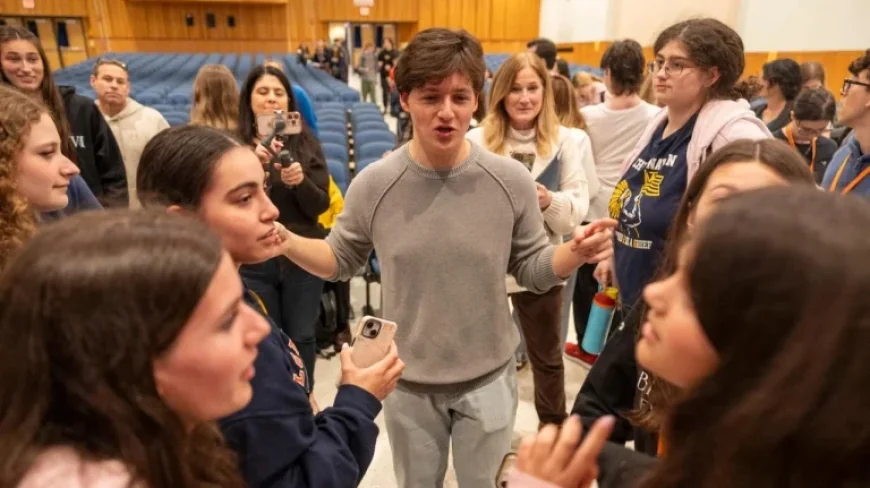 American Idol and a Hometown Return: Jesse Findling Steps Back Into Massapequa High School