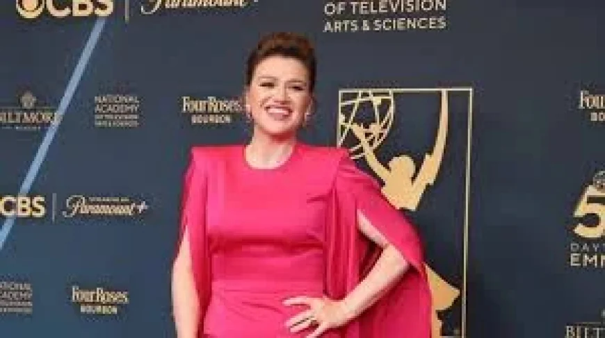 American Idol Winners: Kelly Clarkson says show ‘lied’ on $1 million prize as Taylor Hicks offers help over missing car