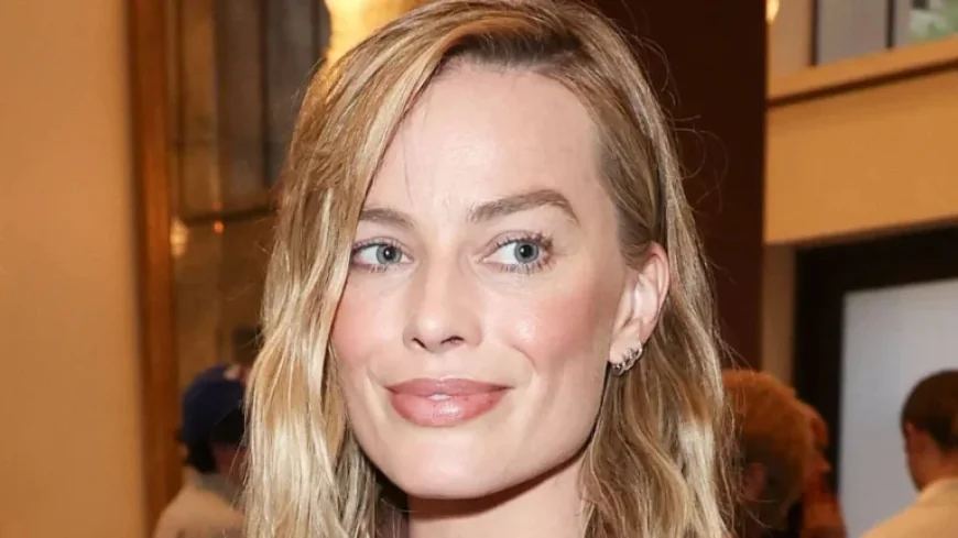 Pregnant Samara Weaving Bares Baby Bump, Reunites with Margot Robbie at ‘Ready or Not 2’ L.A. Screening