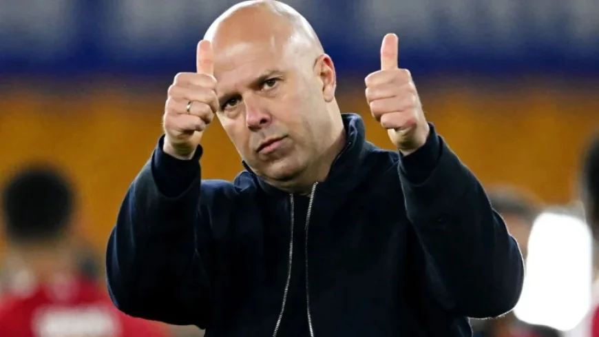 Sky Football: Arne Slot Pushes Back After Carragher Calls Liverpool a ‘Team of Individuals’ — What It Reveals