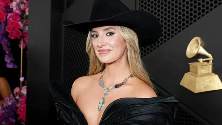 Lainey Wilson Energizes While Matt Leinart Challenges USC Recruits