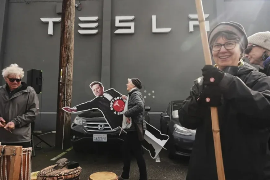 Tesla Loses Washington Advantage as Rivian, Lucid Secure Direct Deals