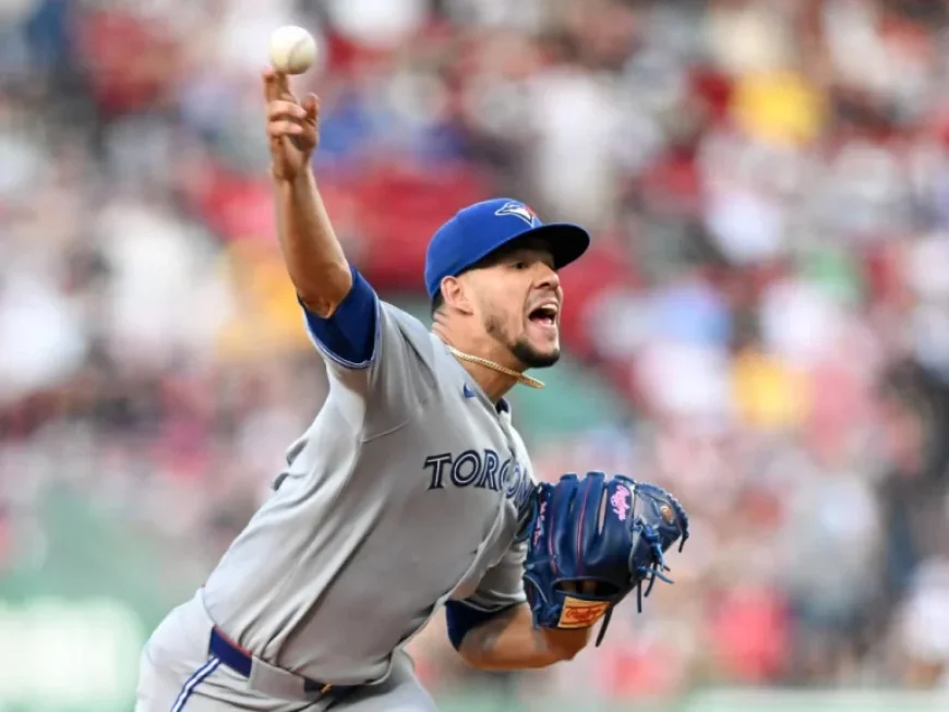 José Berríos Suffers Stress Fracture in Elbow