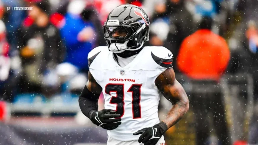 Damone Clark photos spotlight newly-signed Detroit Lions linebacker