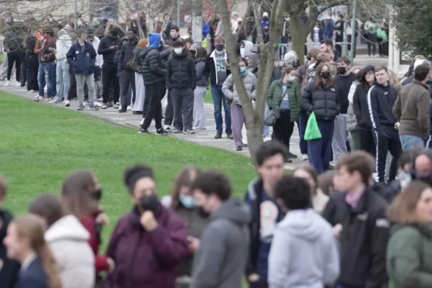 Epidemie Meningite: A University Left Empty After Two Student Deaths