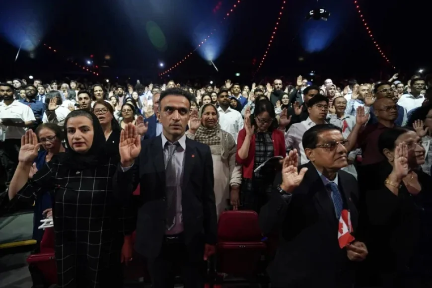 Canada Population Decline 2025 — First Annual Drop of More Than 100,000