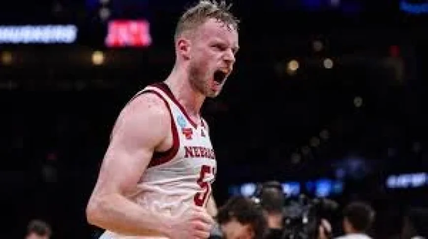 College Basketball Fans Locked Out by Modern-Browser Mandate, Message Reveals Contradiction