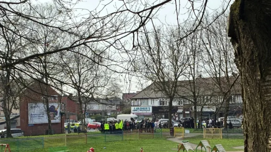 Salford bomb scare: How a weighted gym vest led armed police to Mandley Park