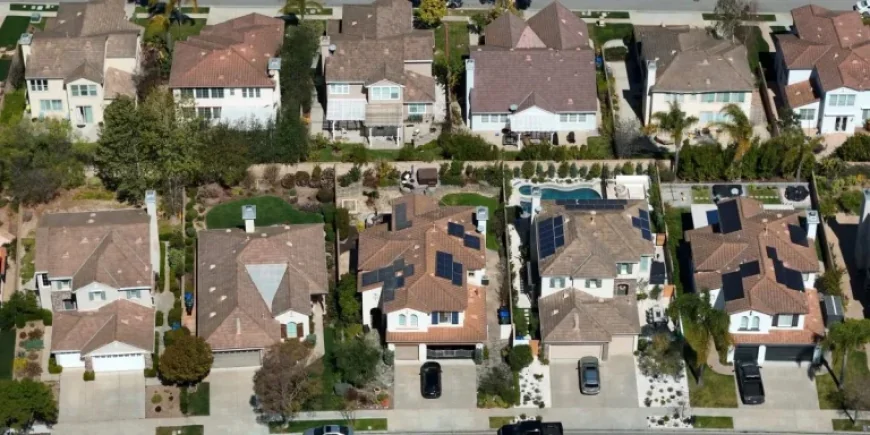 Parents Prioritize Gen Z Home Down Payments Over College Savings