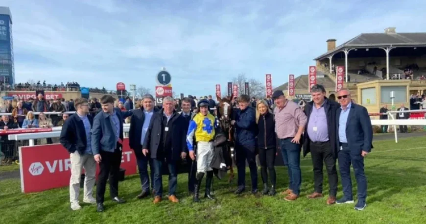 Kelso upset: World Of Fortunes’ three-mile return turns Beeswing into a statement win